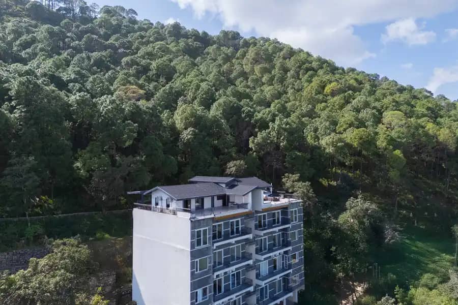 Raga Living Luxury Apartment W/Hill view