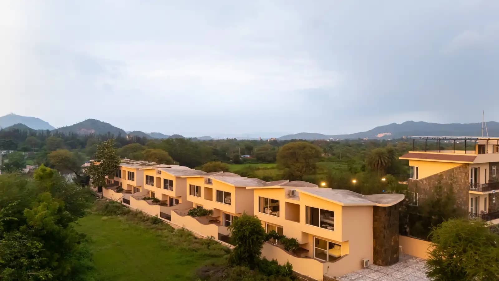 Raj Villas Alvora