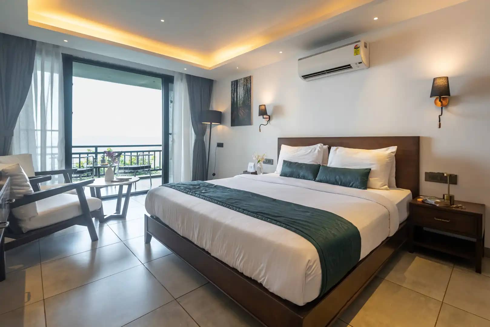 Royal Suite w/ Valley View @ Vee Resort