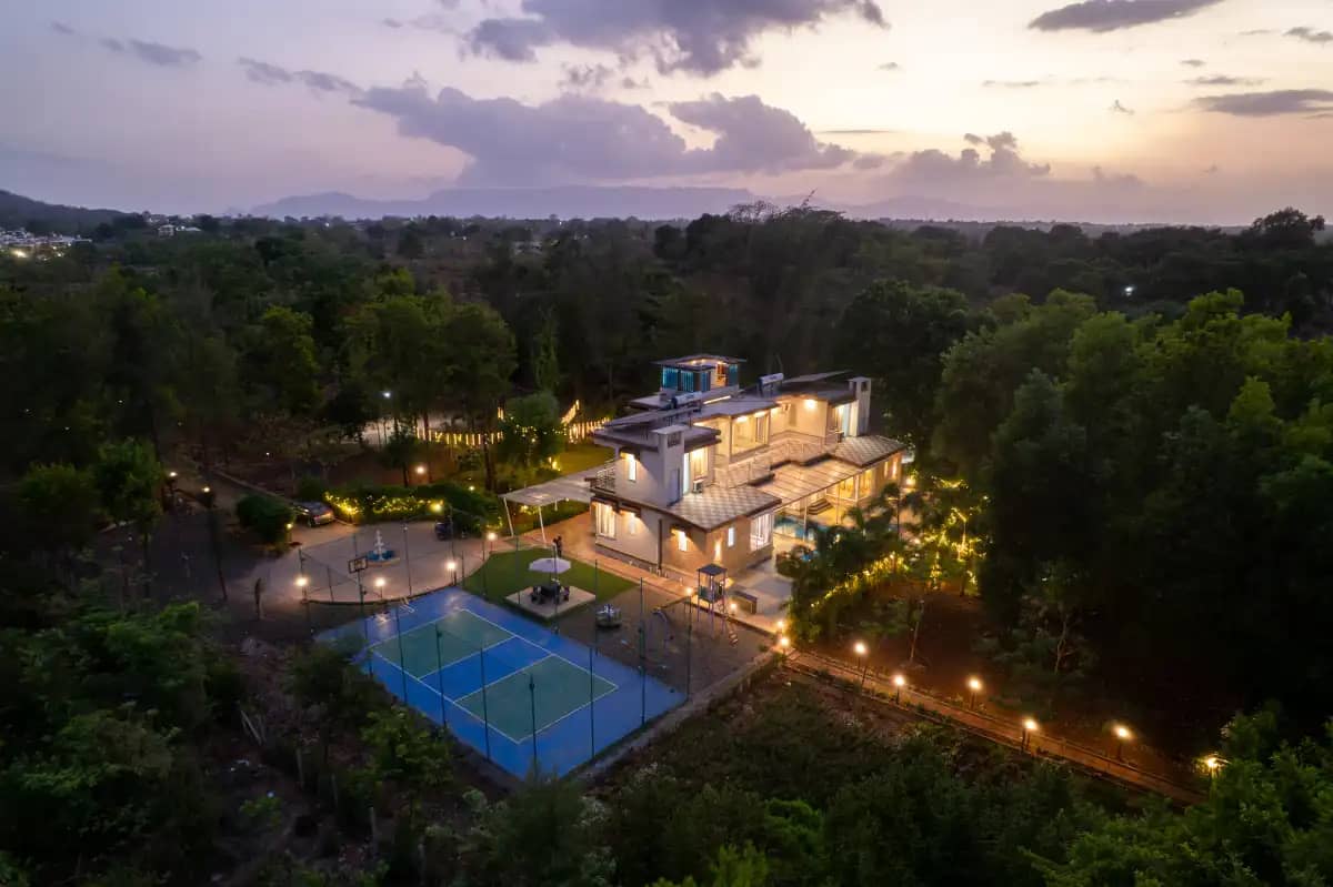SaffronStays Casa De