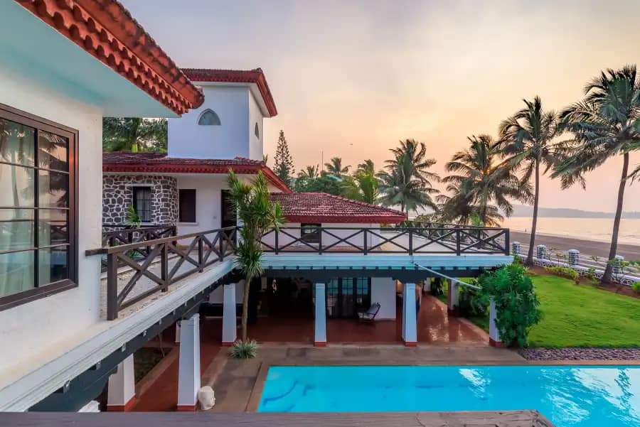 SaffronStays Sea La