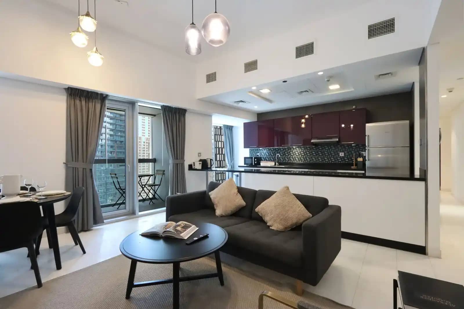 Spacious 2 BR in Dubai Marina with Balcony