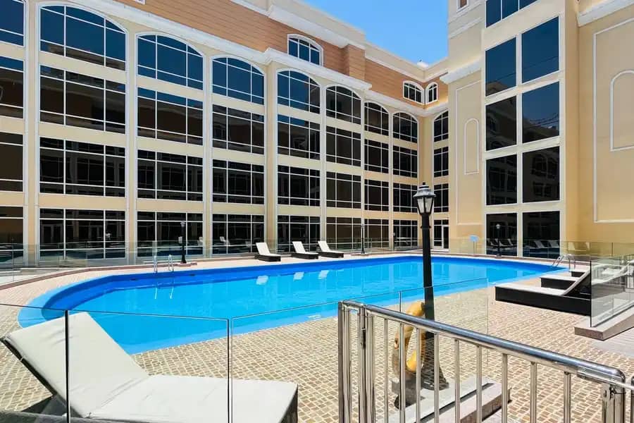 Spacious JVC Studio, Near Dining and Shops