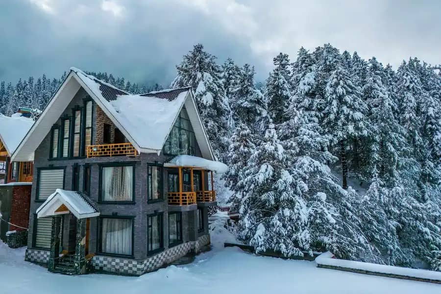 Suite Room @ Frozen Fall - Tangmarg w/ Breakfast Included