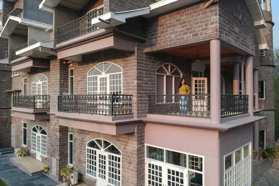 The Mansion - 8BHK W/Outdoor Infinity Pool & Jacuzzi