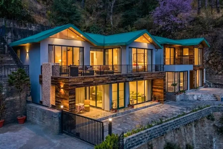 Thelma Cottage W/ Outdoor Jacuzzi