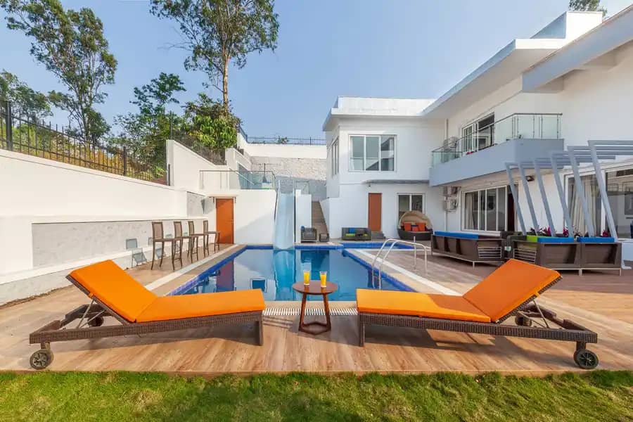 Vista White Pebbles Villa